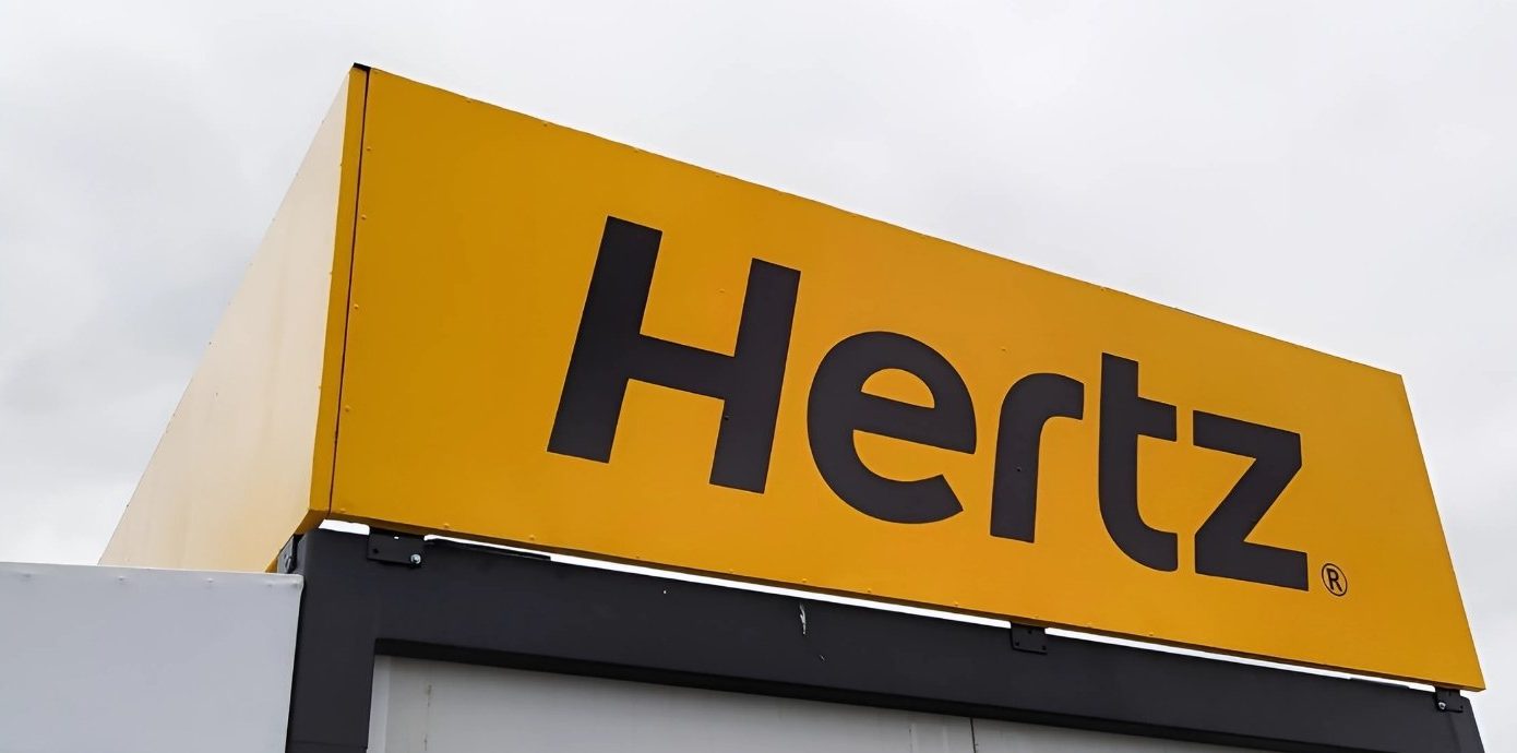 Lona publicitaria impresa para fachada de negocio